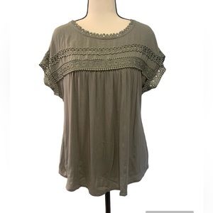 Mine | Olive green back button top